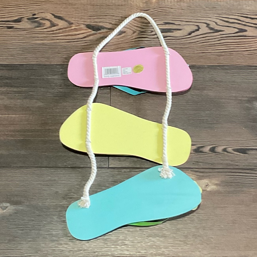 Live Laugh Relax Flip Flop Sign - Picture 3 of 3